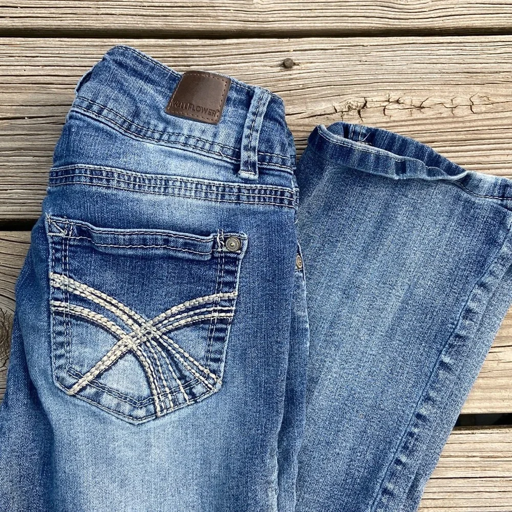 Wildflower bootcut jeans 💕 - Picture 2 of 4
